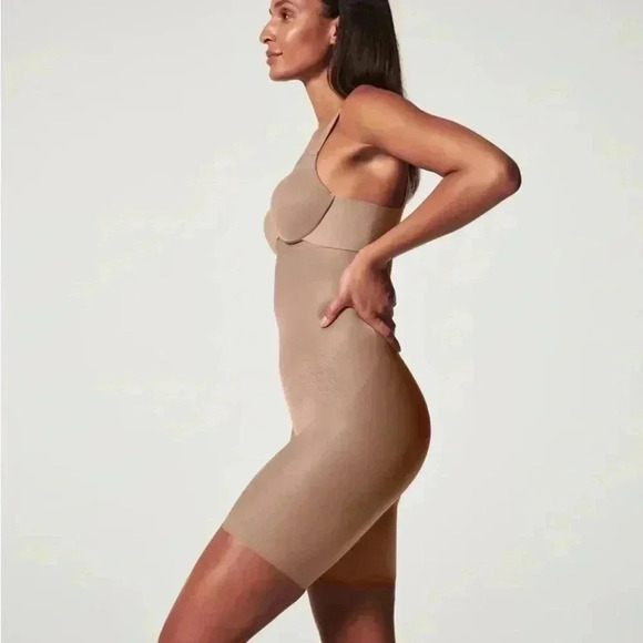 NWOT Thinstincts® 2.0 High-Waisted Mid-Thigh Short  S - Picture 2 of 10